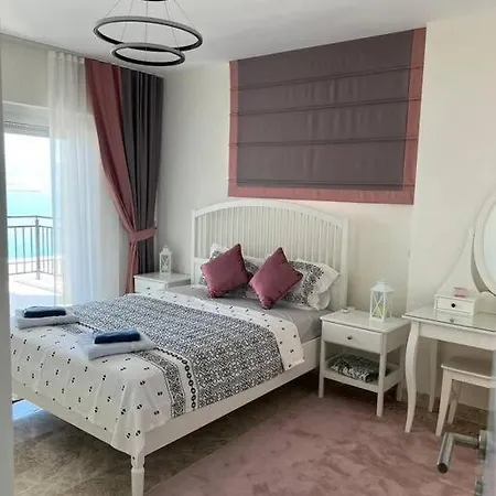 别墅 4+1 With Private Pool And Garage *