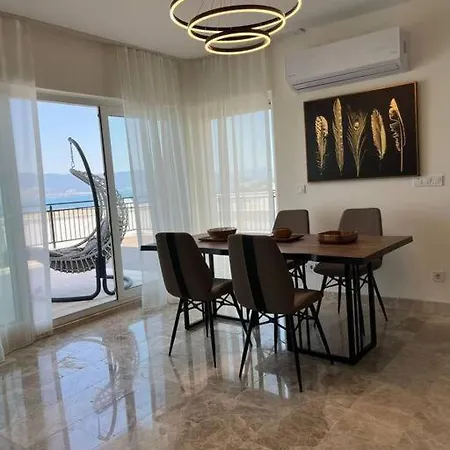 4+1 With Private Pool And Garage Villa *