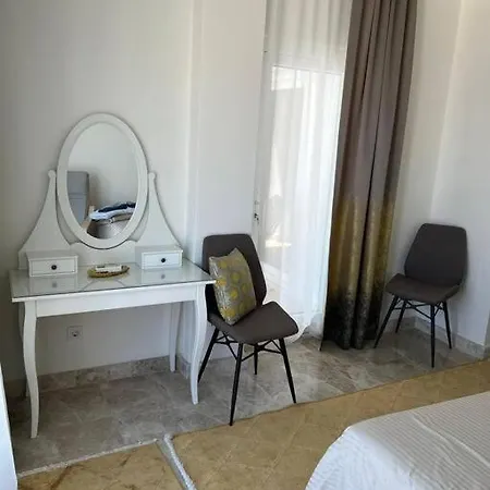 4+1 With Private Pool And Garage 别墅 *