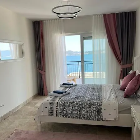 别墅 4+1 With Private Pool And Garage *