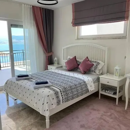 4+1 With Private Pool And Garage * Milas