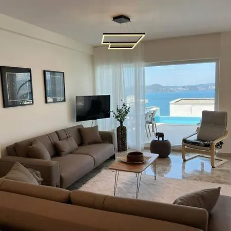 4+1 With Private Pool And Garage 别墅 *