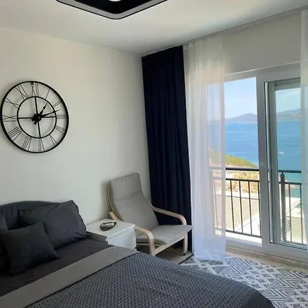 别墅 4+1 With Private Pool And Garage