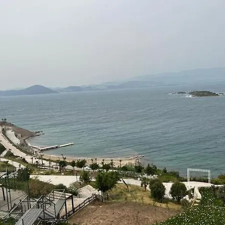 Villa 4+1 With Private Pool And Garage Milas